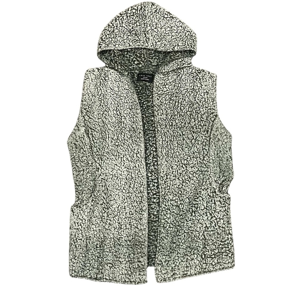🌼 3/$20 Love Tree Sherpa Vest